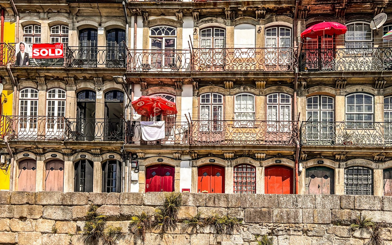 "Fachadas de Oporto" de Luis Alberto Bellini