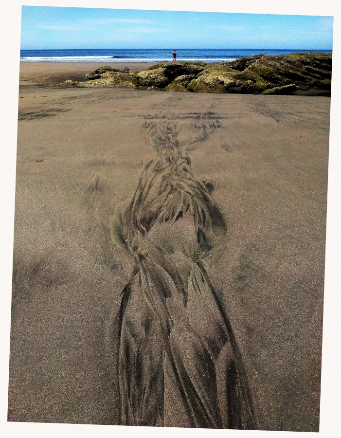 "Las damas de la playa" de Gustavo Luben Ivanoff