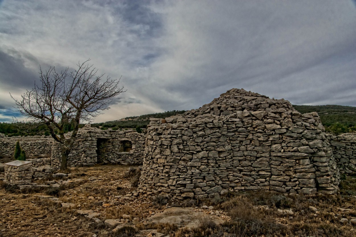 "Caseta de pastores y muros." de Juan Beas
