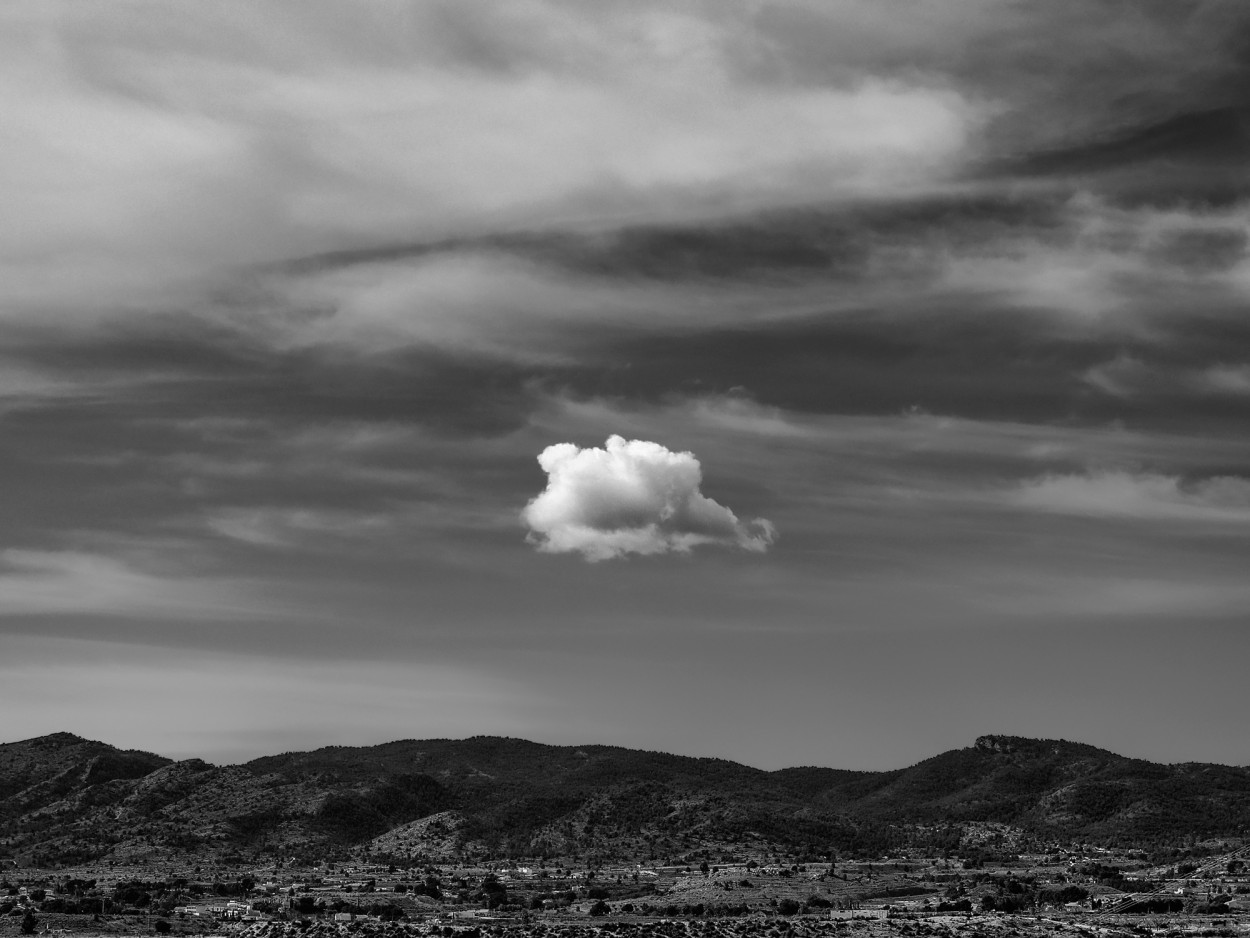 "Nube y sierra" de Francisco Jos Cerd Ortiz