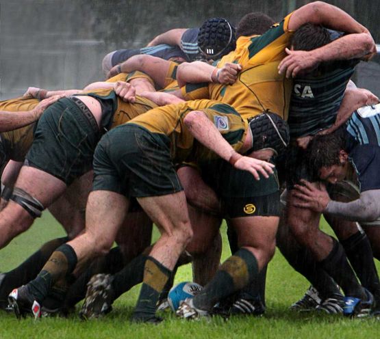 Foto 1/Rugby bajo la lluvia