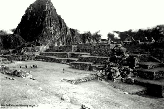 Foto 1/Machu Pichu en blanco y negro.