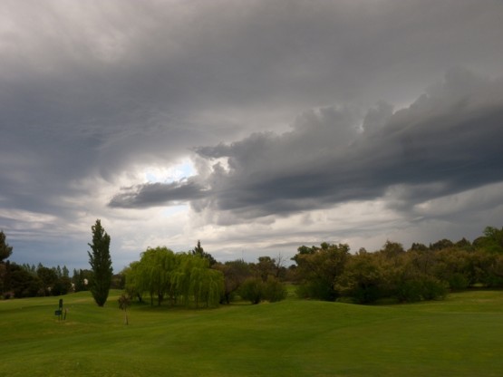 Foto 5/La tormenta en la cancha de Golf