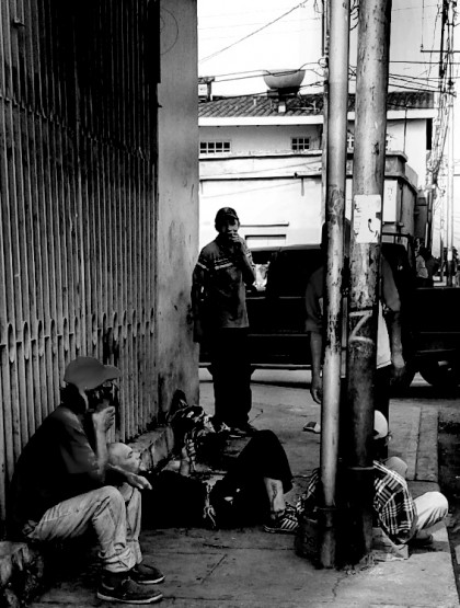 Foto 2/La Calle habla de miseria,dolor,abandono,angustia