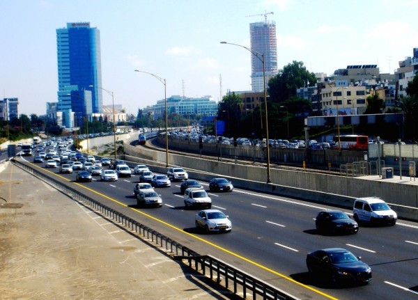 Foto 3/trafico suburbano en la ruta Ayalon