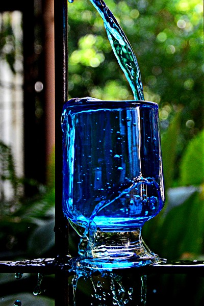 Foto 4/Agua - LLenando un vaso