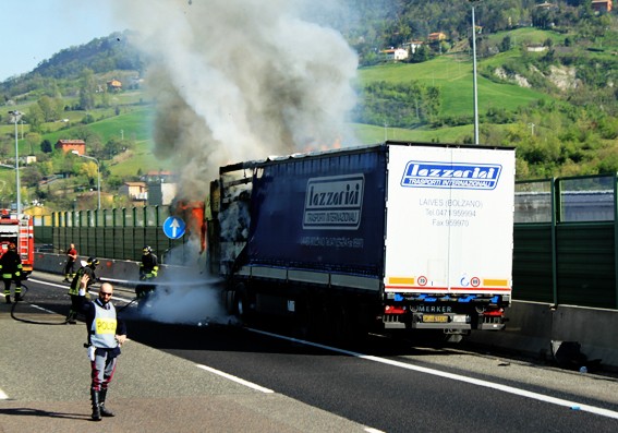 Foto 4/Incendio en la autopista