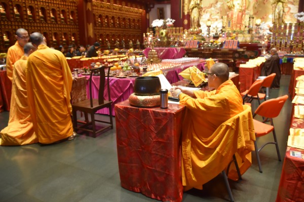 Foto 2/Ceremonia budista...