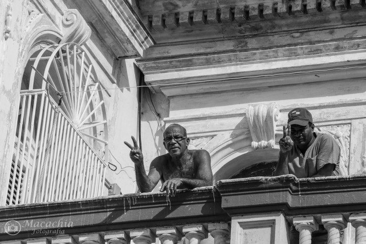 Foto 2/`Ventanas - balcones habitados - Cuba`