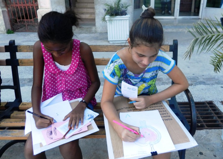 Foto 3/Cuba: Nios y adolescentes pintan el patrimonio