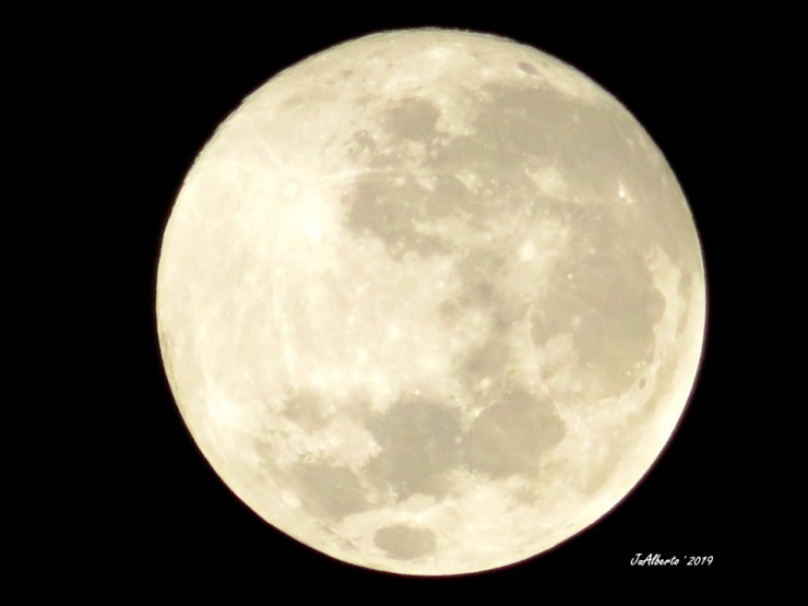 Foto 2/Luna de nieve. Super Luna del 19 de febrero de 201