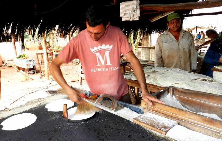 Foto 1/Trabajadores del Casabe: oficio ancestral