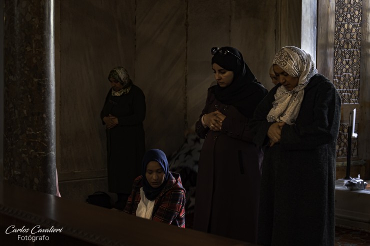 Foto 2/Las Mujeres en la Mezquita...