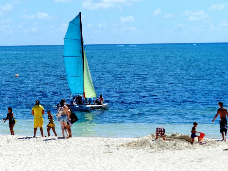 Foto 5/Santa Lucia, en temporada alta del turismo cubano