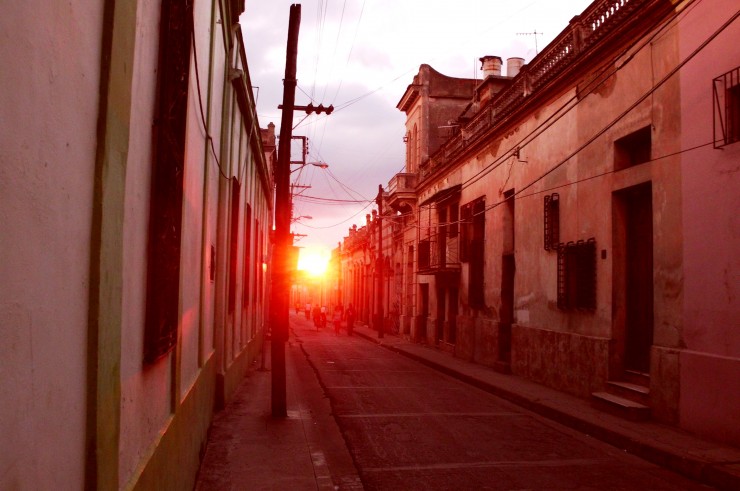 Foto 1/Camagüey, ciudad cubana de colores rojizos