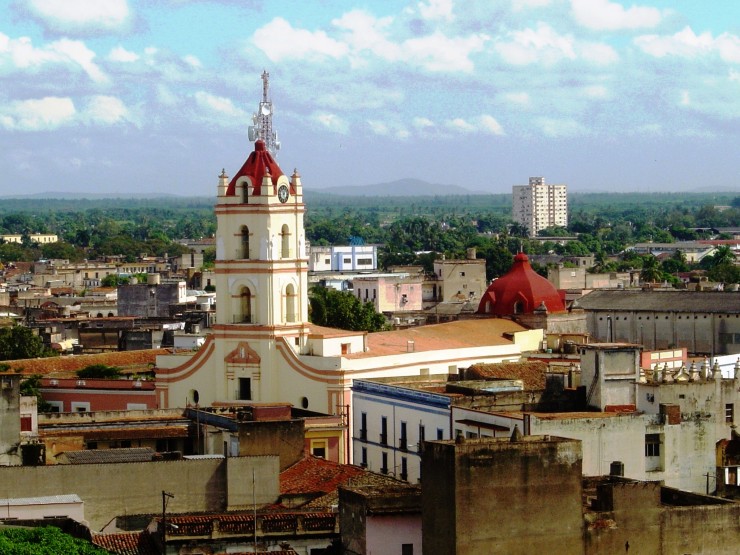 Foto 3/Camagüey, ciudad cubana de colores rojizos