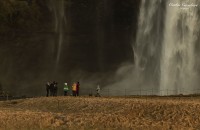 Una de las tantas cascadas de Islandia...