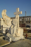 Cementerio de Reina: tesoro del arte estatuario