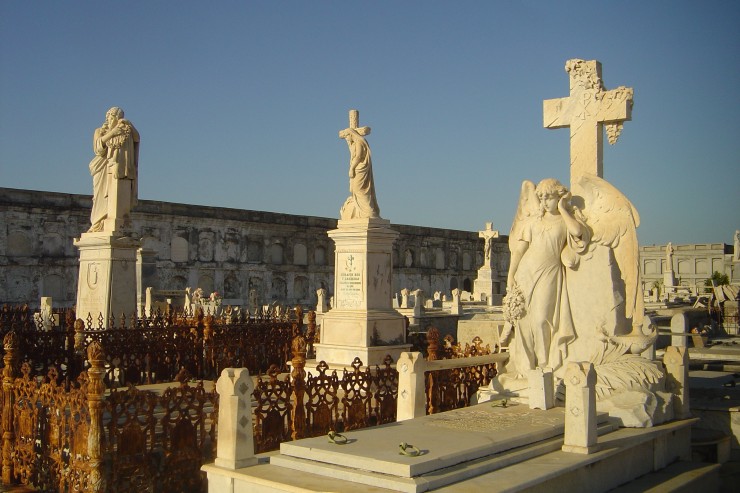 Foto 5/Cementerio de Reina: tesoro del arte estatuario