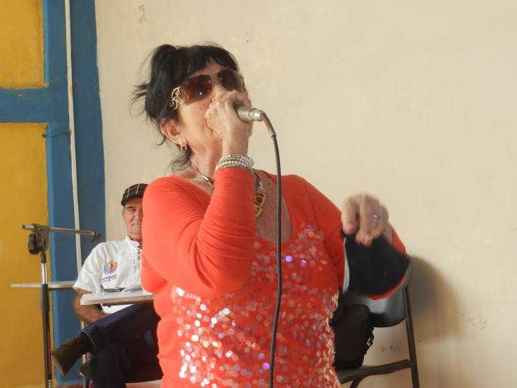 Foto 2/Una diosa cubana de la tonada: Vibra la voz dulce