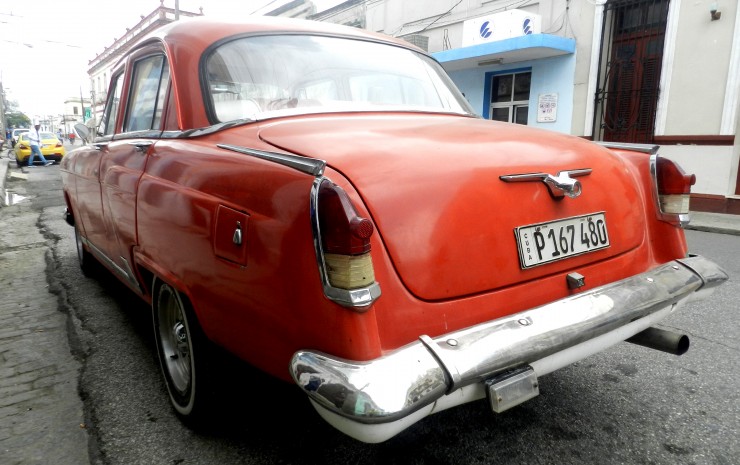 Foto 1/Ingenio cubano: coches Volga de 1969