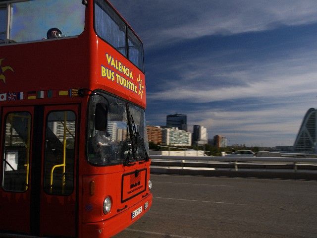 FotoRevista / Convocatoria / Bus turistico en Valencia de Angel Ros Die