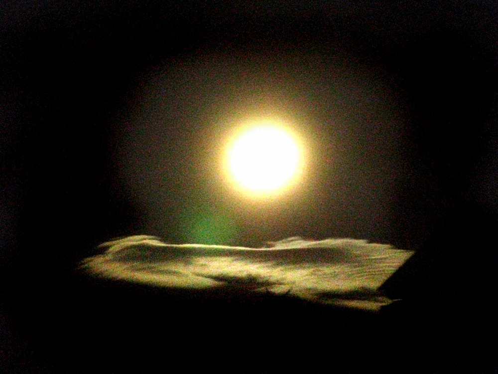FotoRevista / Convocatoria / luna y nube II de Jorge Mariscotti (piti)