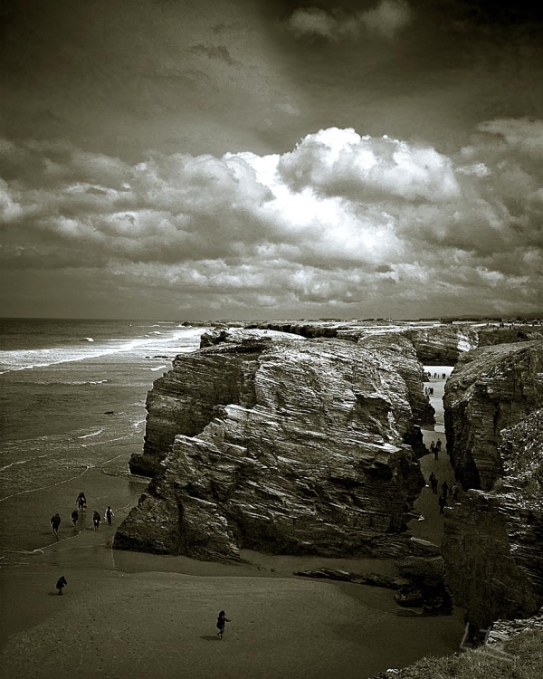 "Sea on the rocks" de Angel Triana