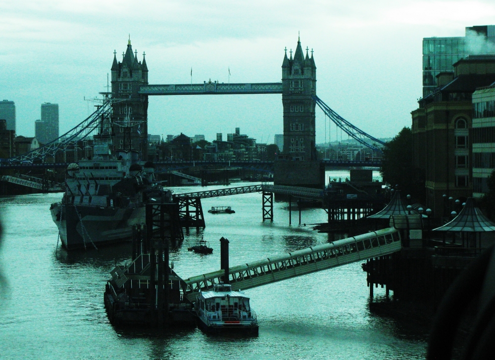 "Tema contrastes, Londres, Towerbridge" de Diana Echeverria