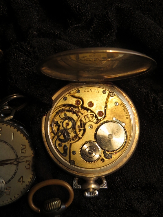 "Tema Geometra- El dorado reloj del abuelo" de Diana Echeverria