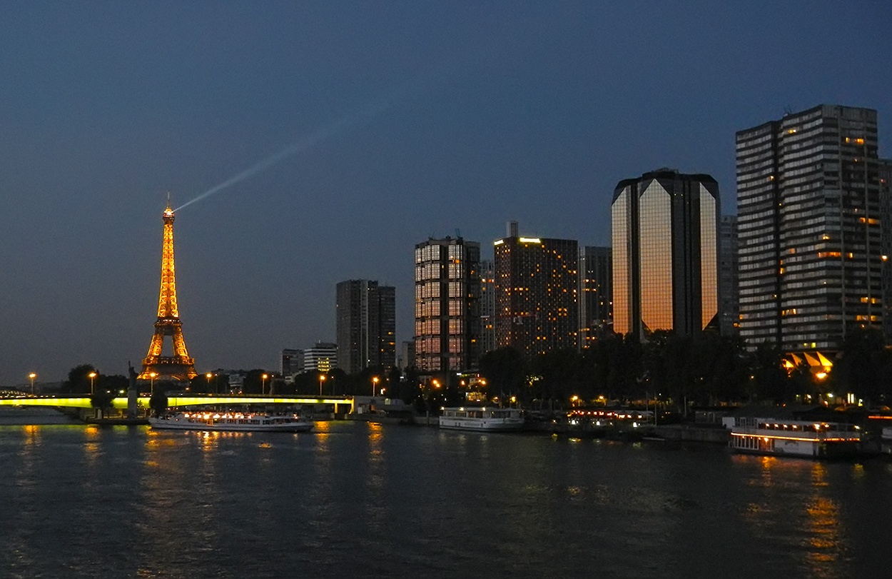 "Les nuits de Paris" de Daniel Gioveni