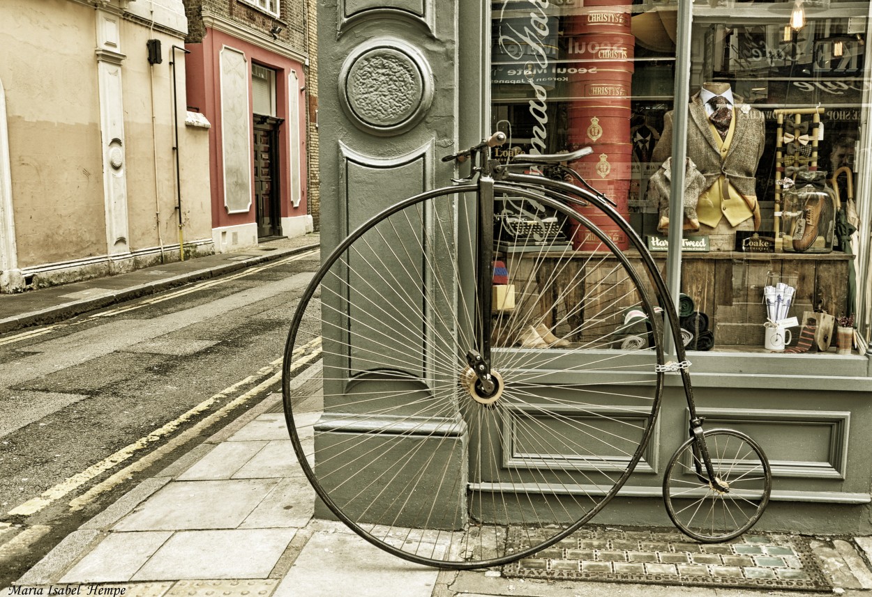 FotoRevista / Convocatoria / Una bici de otros tiempos... de Maria Isabel Hempe