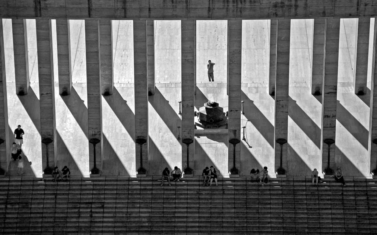 FotoRevista / Convocatoria / Monumeno de Sergio Levin