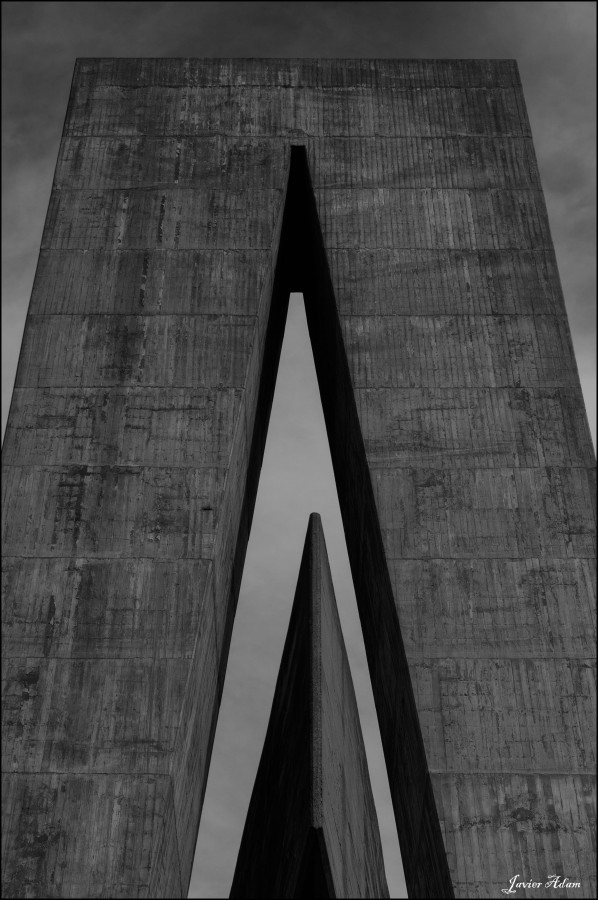 "Monumento" de Javier Adam