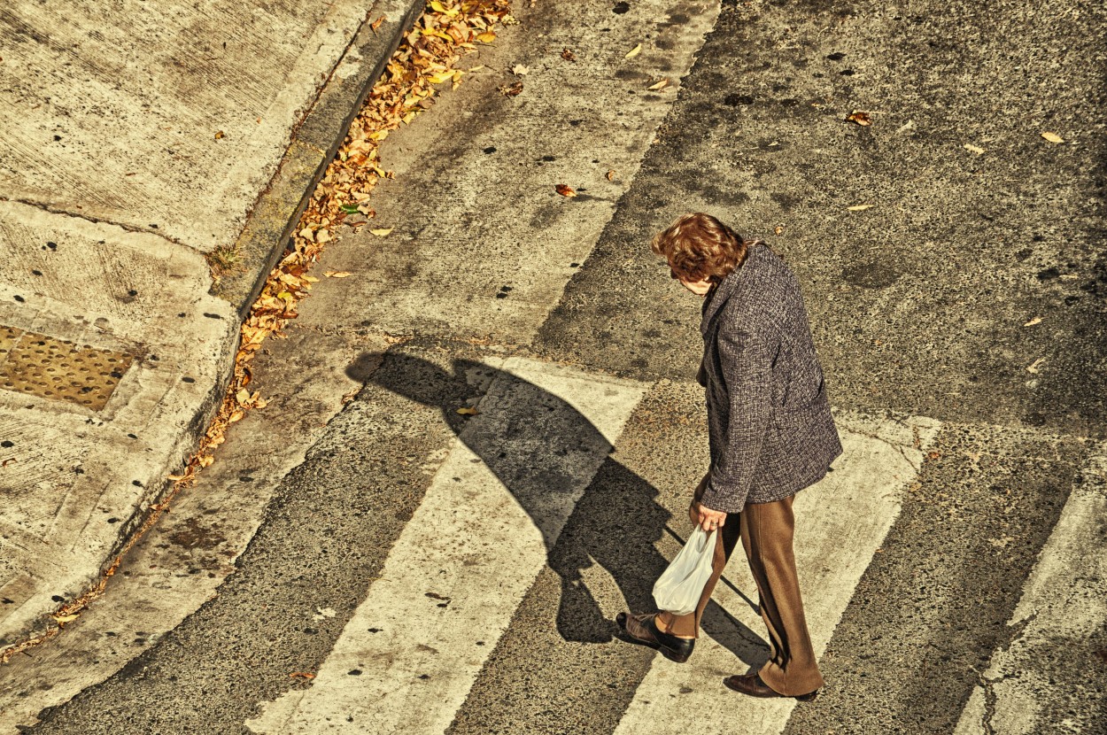 "Caminar la ciudad,,,no importa la edad!!" de Maria Isabel Hempe