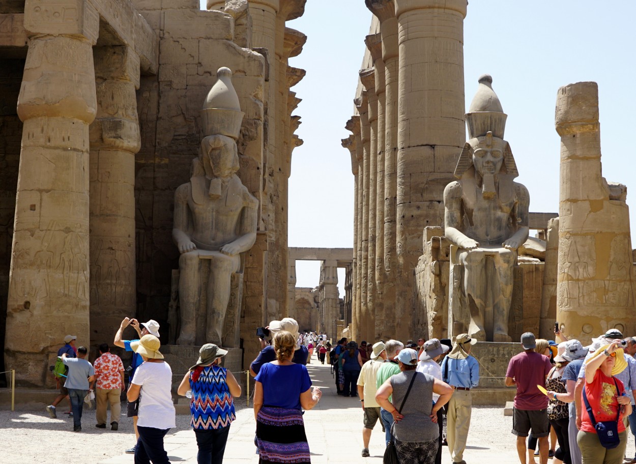 FotoRevista / Convocatoria / En el Templo de Luxor. Egipto de Roberto Dunayevich