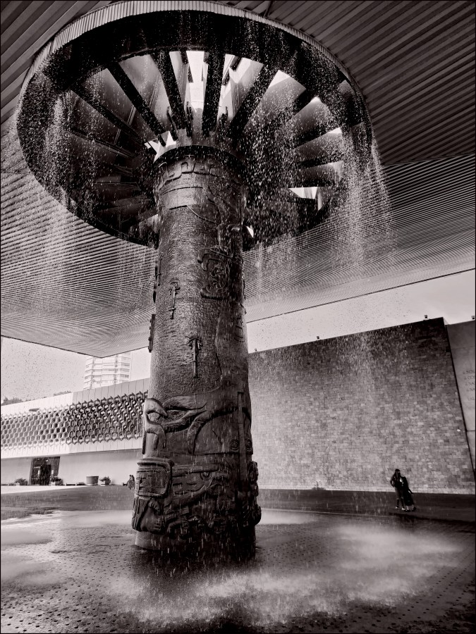 "El Imponente Paraguas..." de Mara Ins Hempe